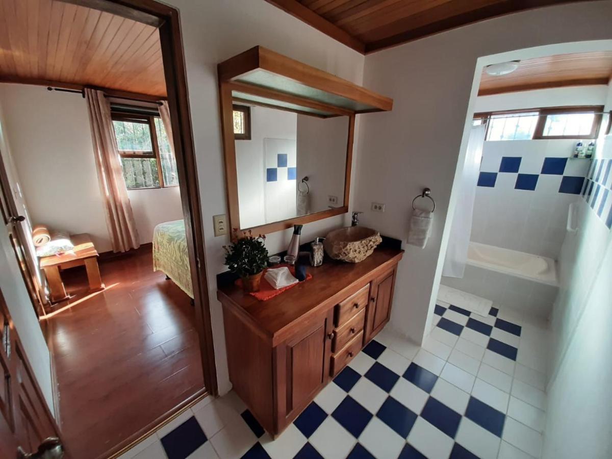 Luna Inn B&B Ciudad Cariari المظهر الخارجي الصورة